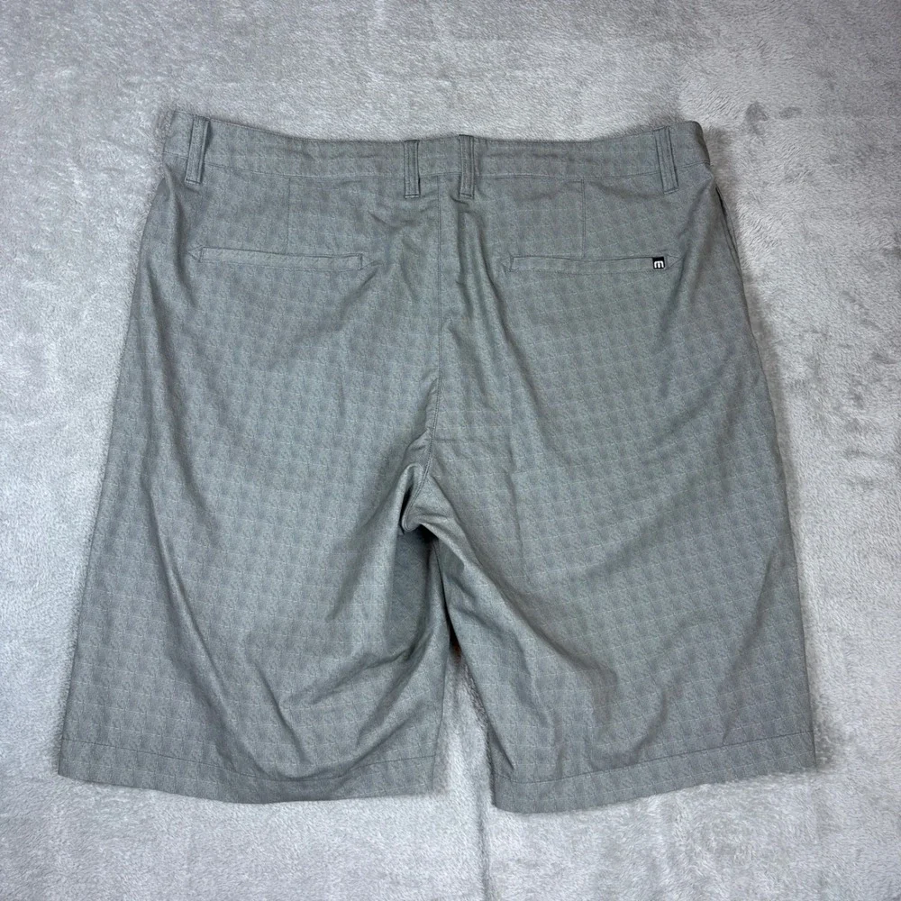 TravisMathew Shorts Mens 38 Grey Patterned Performance Golf Stretch
